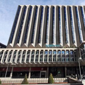 Plaza Carlos Trías Bertrán, 4